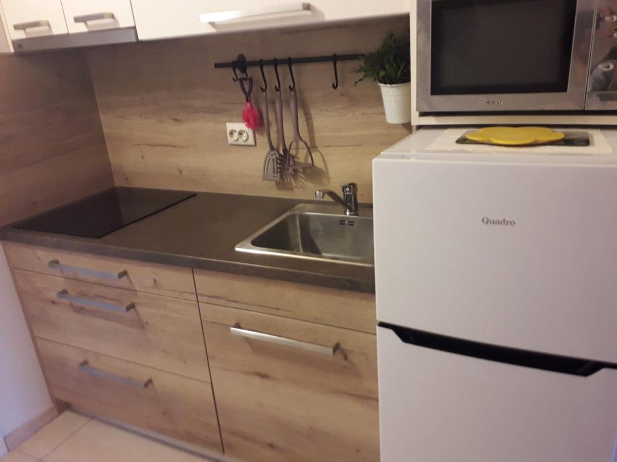 Apartments Carev 1293 Jezera Extérieur photo
