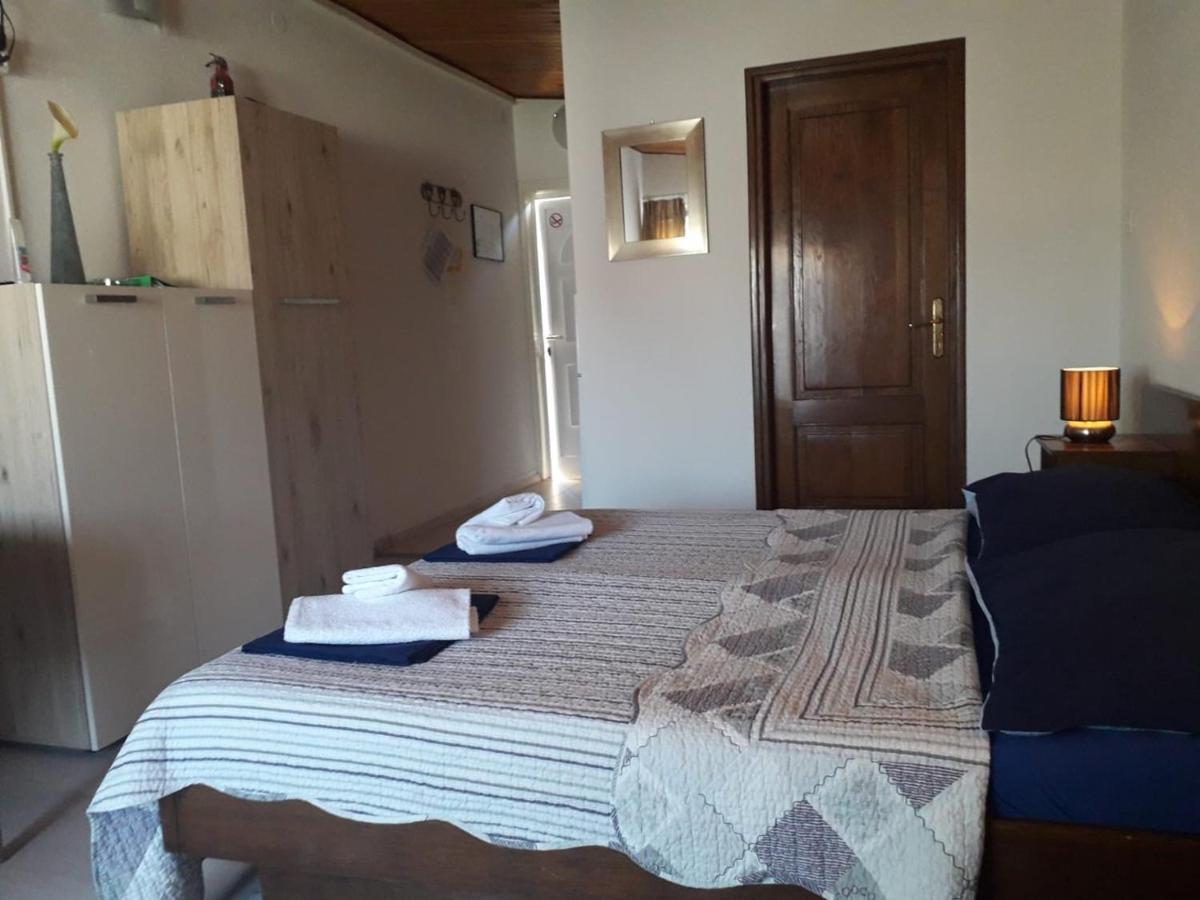 Apartments Carev 1293 Jezera Extérieur photo