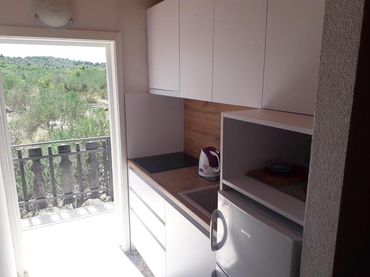 Apartments Carev 1293 Jezera Extérieur photo