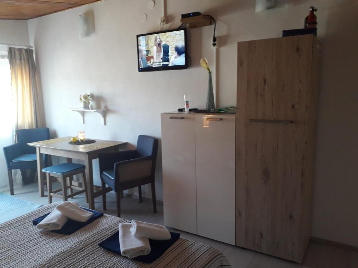 Apartments Carev 1293 Jezera Extérieur photo